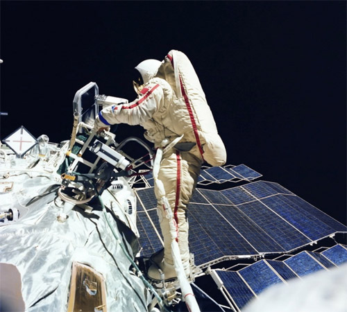 12 апреля - День космонавтики. 50 лет со дня первого полета Юрия Гагарина в космос