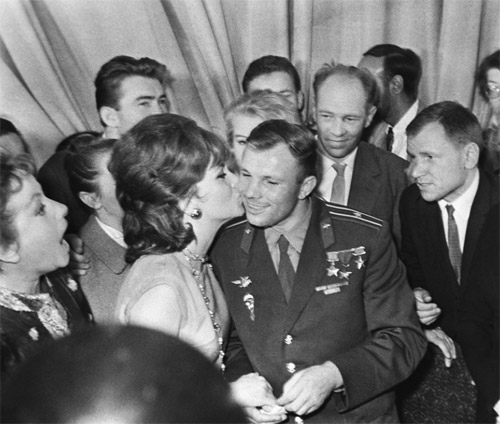 12 апреля - День космонавтики. 50 лет со дня первого полета Юрия Гагарина в космос