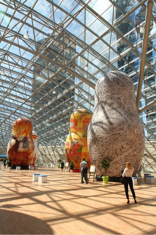 Выставка гигантских матрёшек художника Бориса Краснова в Москве