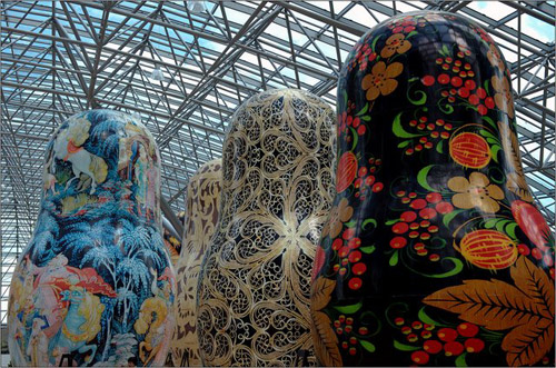 Выставка гигантских матрёшек художника Бориса Краснова в Москве